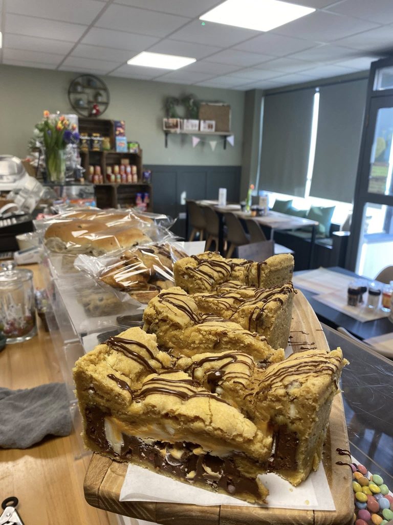 robins deli 4 768x1024